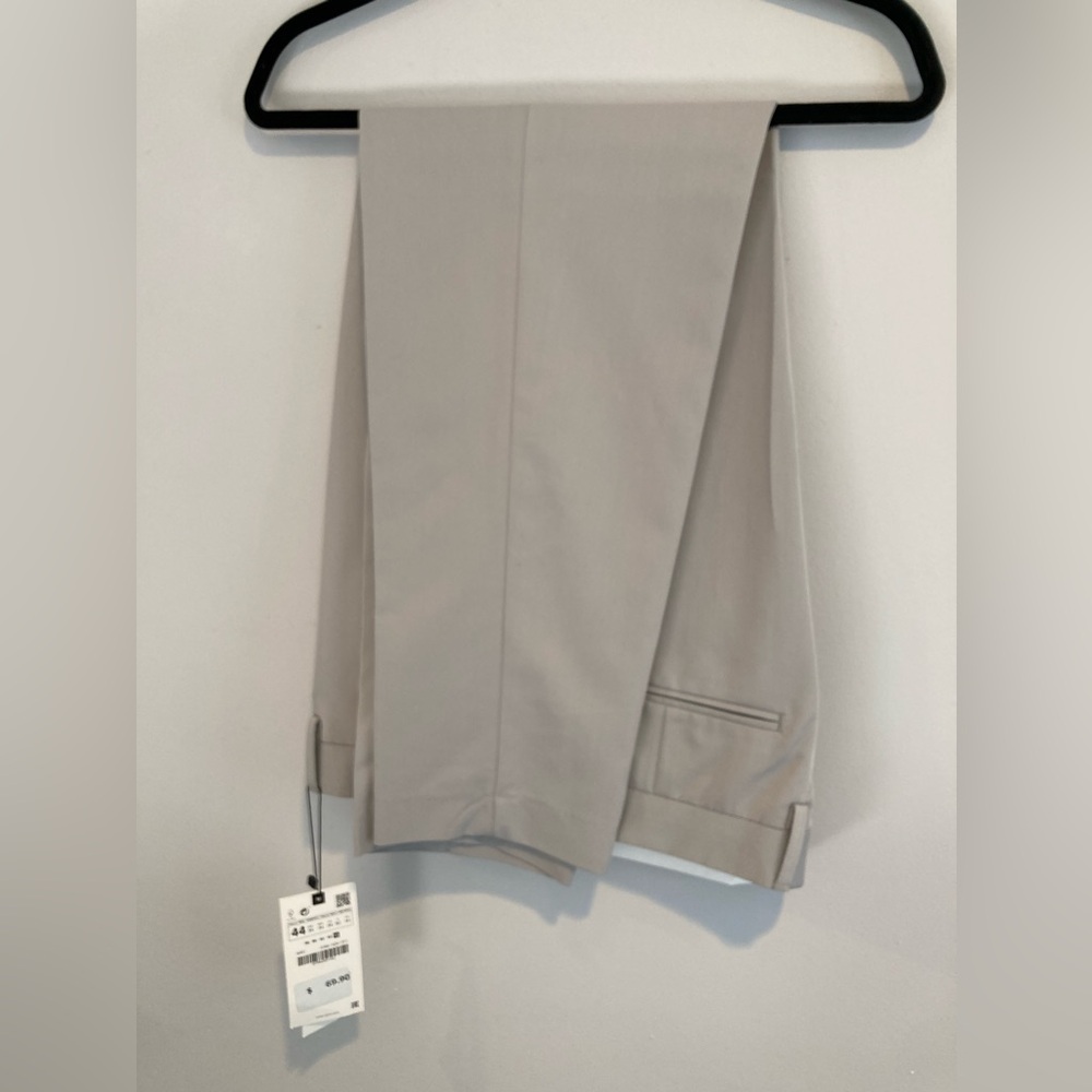 Zara men’s slacks. New w tags. 34W light weight